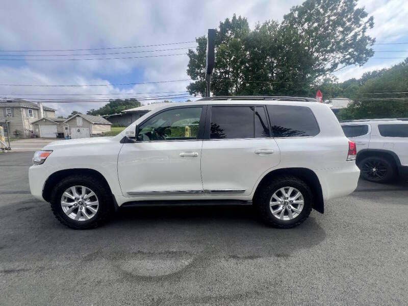 toyota land cruiser 2018 JTMCY7AJ5J4073560 image toyota land cruiser 2018 JTMCY7AJ5J4073560 image